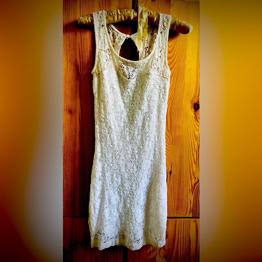 White Lined Lace Dress / Small